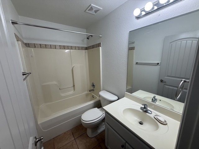 1200 S C Court, Rogers, AR 72756