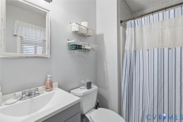 8040 Quinton Cir, Quinton, VA 23141