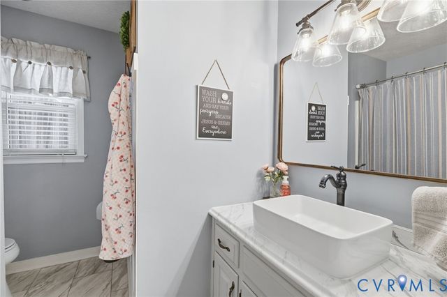8040 Quinton Cir, Quinton, VA 23141