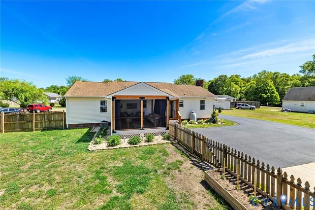 8040 Quinton Cir, Quinton, VA 23141