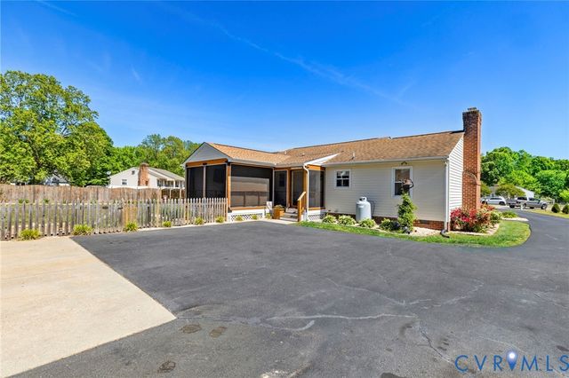 8040 Quinton Cir, Quinton, VA 23141
