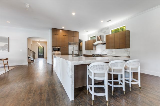 8647 Wingate Drive, Dallas, TX 75209
