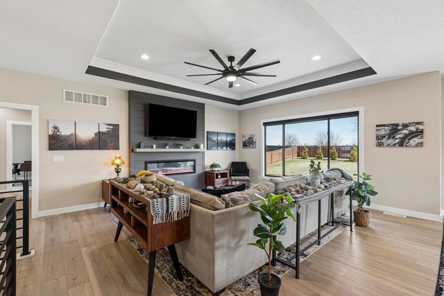 1207 Colonial Court, Eldridge, IA 52748