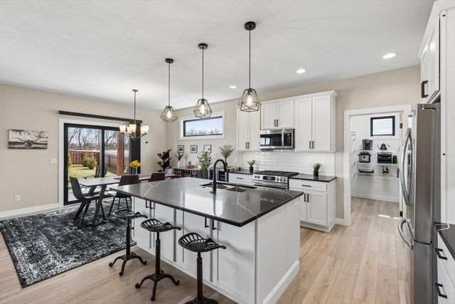 1207 Colonial Court, Eldridge, IA 52748