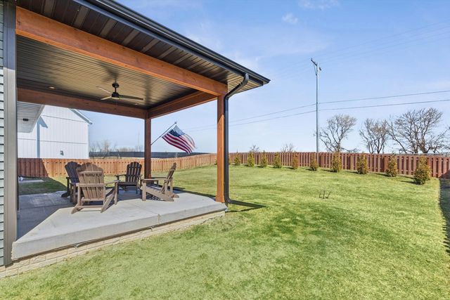 1207 Colonial Court, Eldridge, IA 52748