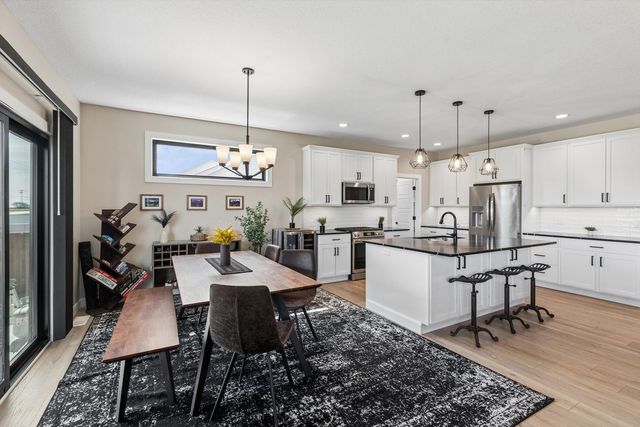 1207 Colonial Court, Eldridge, IA 52748