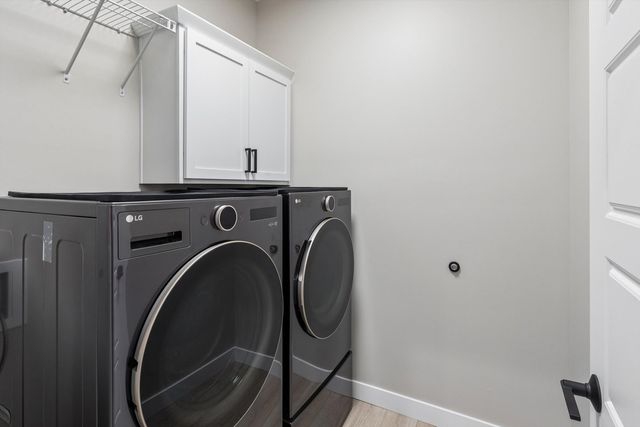 1207 Colonial Court, Eldridge, IA 52748