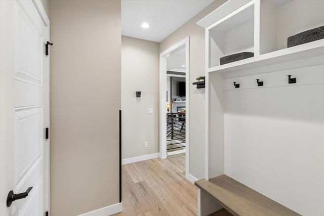 1207 Colonial Court, Eldridge, IA 52748