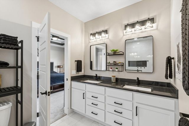 1207 Colonial Court, Eldridge, IA 52748