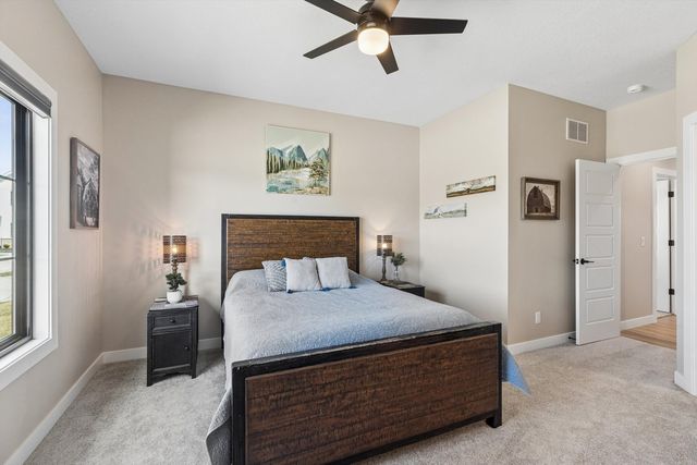 1207 Colonial Court, Eldridge, IA 52748