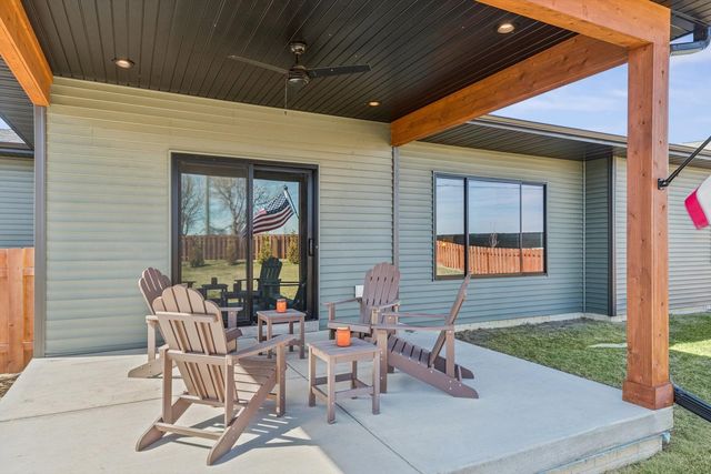 1207 Colonial Court, Eldridge, IA 52748