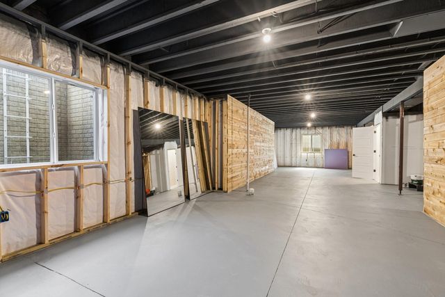 1207 Colonial Court, Eldridge, IA 52748