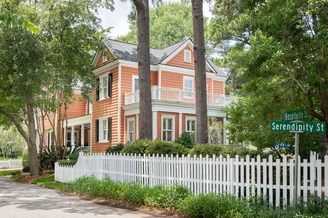 50 Serendipity Street, Mount Pleasant, SC 29464