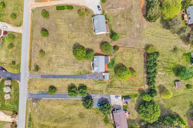 1392 Virginia Woods DR, Moneta, VA 24121
