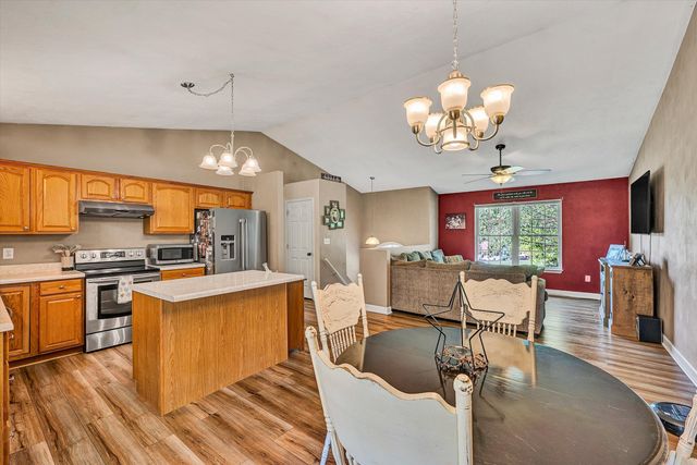1392 Virginia Woods DR, Moneta, VA 24121