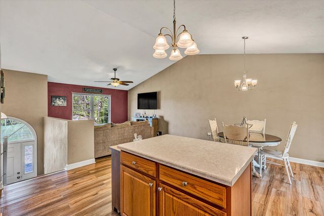 1392 Virginia Woods DR, Moneta, VA 24121