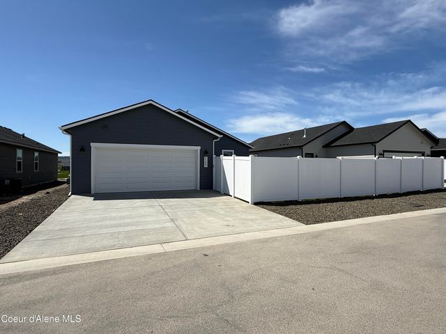 5302 E Antares Ln, Post Falls, ID 83854