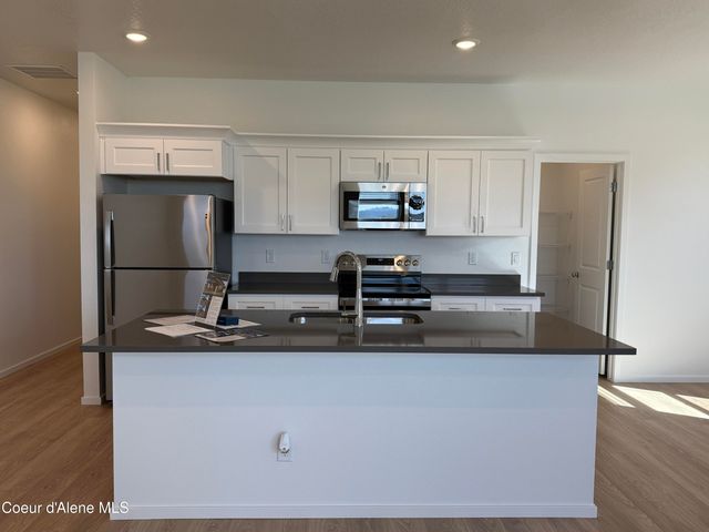 5302 E Antares Ln, Post Falls, ID 83854