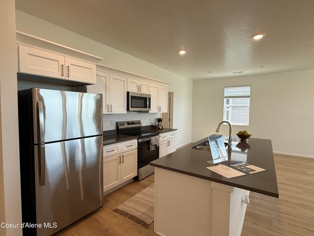 5302 E Antares Ln, Post Falls, ID 83854