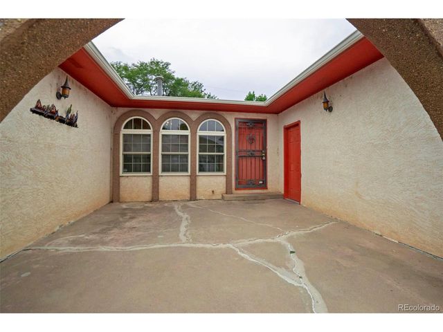 123 Carrillon Ln, Pueblo, CO 81005