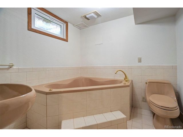 123 Carrillon Ln, Pueblo, CO 81005