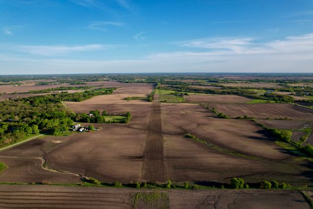 0000 West Road, Woodstock, IL 60098