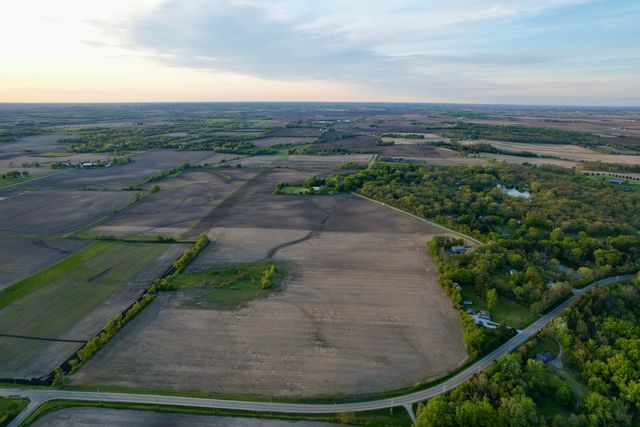 0000 West Road, Woodstock, IL 60098