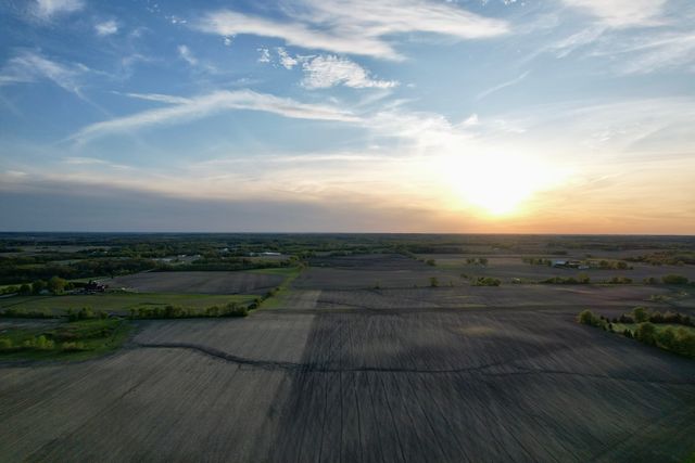 0000 West Road, Woodstock, IL 60098
