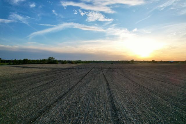 0000 West Road, Woodstock, IL 60098