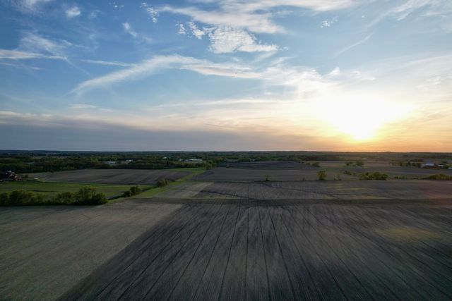 0000 West Road, Woodstock, IL 60098