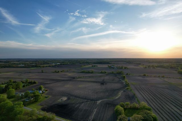 0000 West Road, Woodstock, IL 60098