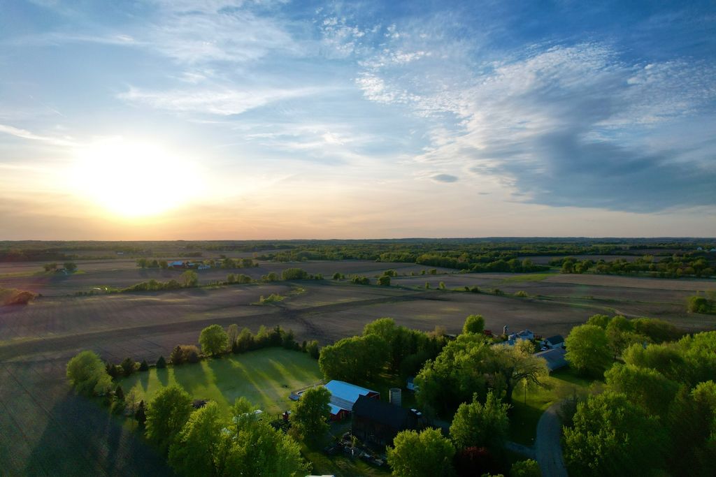 0000 West Road, Woodstock, IL 60098