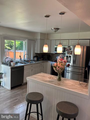 21 TRESCOTT LN, Willingboro, NJ 08046