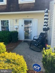 21 TRESCOTT LN, Willingboro, NJ 08046