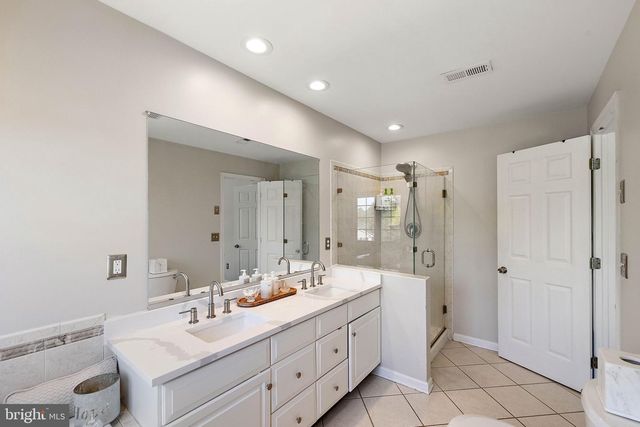 506 E BOXBOROUGH DR, Wilmington, DE 19810