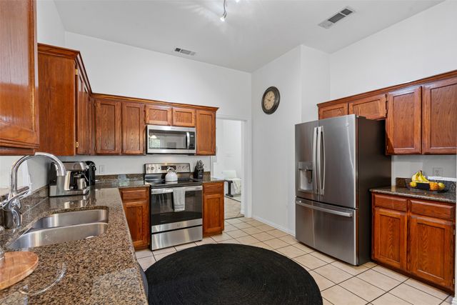 221 Whitestone Way, Weatherford, TX 76085