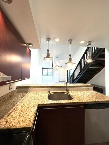 1909 Players Place, North Lauderdale, FL 33068