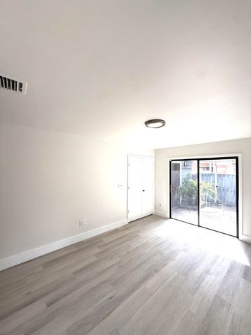 1909 Players Place, North Lauderdale, FL 33068