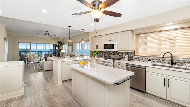 14811 Laguna DR # 202, Fort Myers, FL 33908