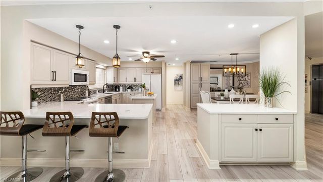 14811 Laguna DR # 202, Fort Myers, FL 33908