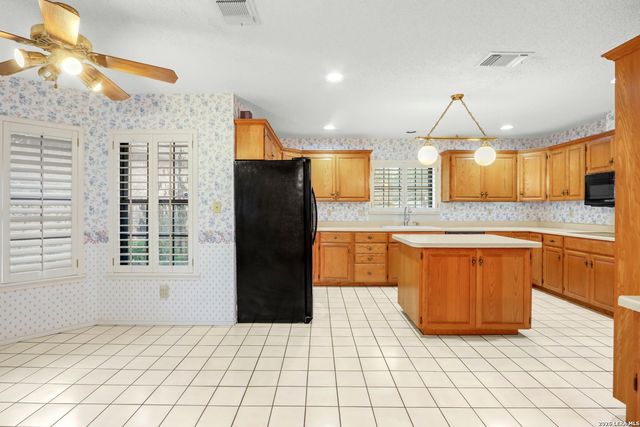 738 Cedar, Seguin, TX 78155