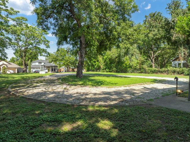 1504 Maple Street, Irving, TX 75060