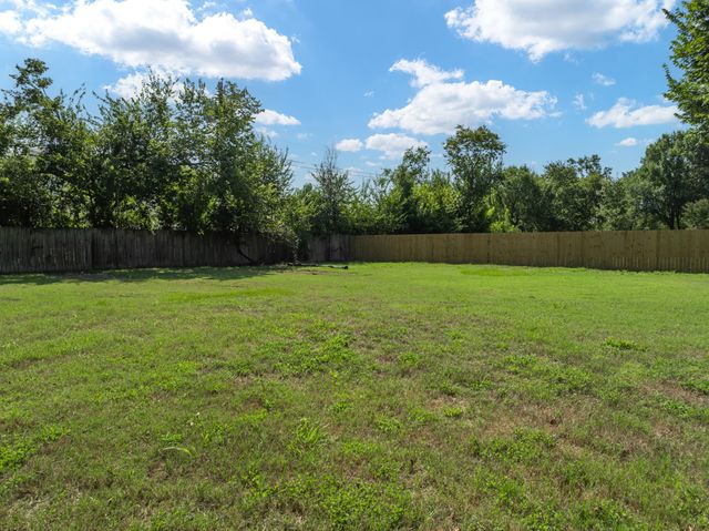 1504 Maple Street, Irving, TX 75060