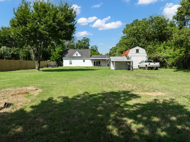 1504 Maple Street, Irving, TX 75060