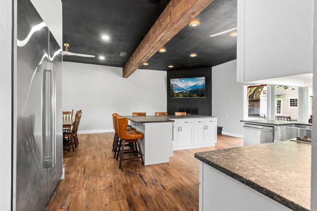 1504 Maple Street, Irving, TX 75060