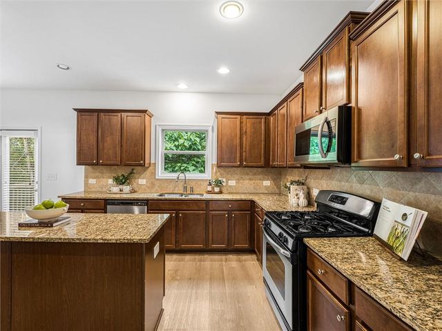 325 Cranbrooke Circle, Suwanee, GA 30024