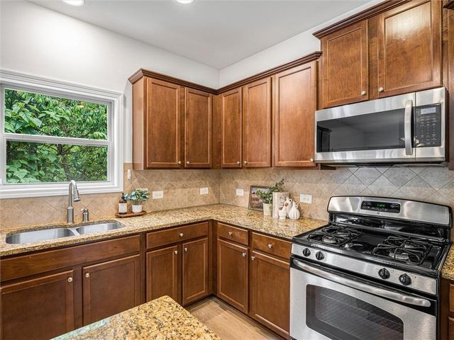 325 Cranbrooke Circle, Suwanee, GA 30024