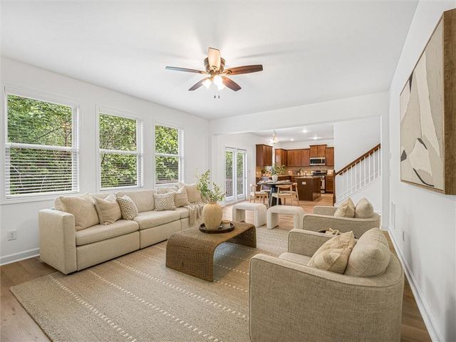 325 Cranbrooke Circle, Suwanee, GA 30024