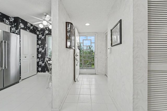 6112 Huntwick Terrace 307, Delray Beach, FL 33484