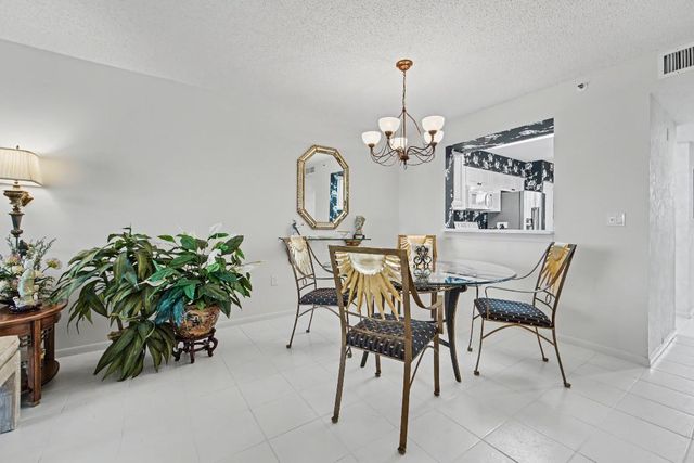 6112 Huntwick Terrace 307, Delray Beach, FL 33484